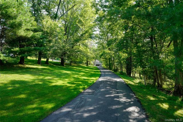 12 Oriole Drive, Woodstock, NY 12498