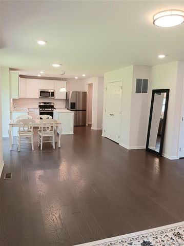 48430 Shagbark Lane, Belleville, MI 48111