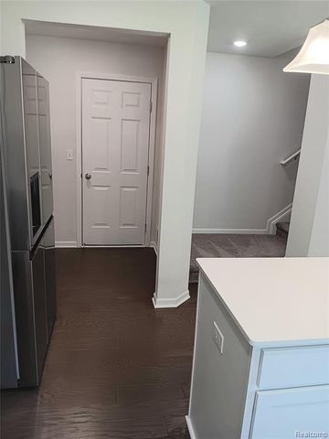 48430 Shagbark Lane, Belleville, MI 48111