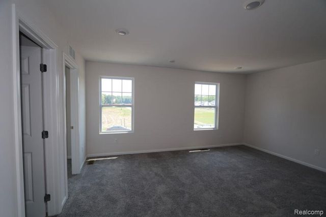 48430 Shagbark Lane, Belleville, MI 48111