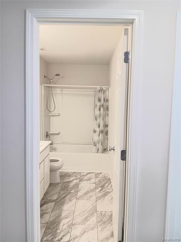48430 Shagbark Lane, Belleville, MI 48111