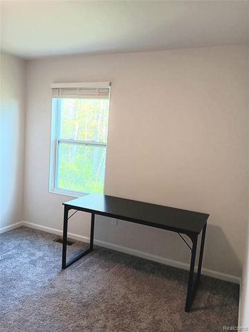 48430 Shagbark Lane, Belleville, MI 48111