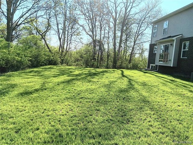 48430 Shagbark Lane, Belleville, MI 48111