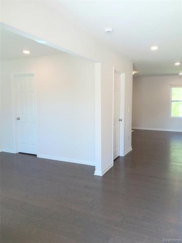 48430 Shagbark Lane, Belleville, MI 48111