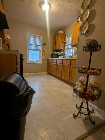 4858 washington Avenue, Kansas City, KS 66102