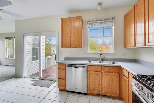 697 Providence Lane, Lindenhurst, IL 60046