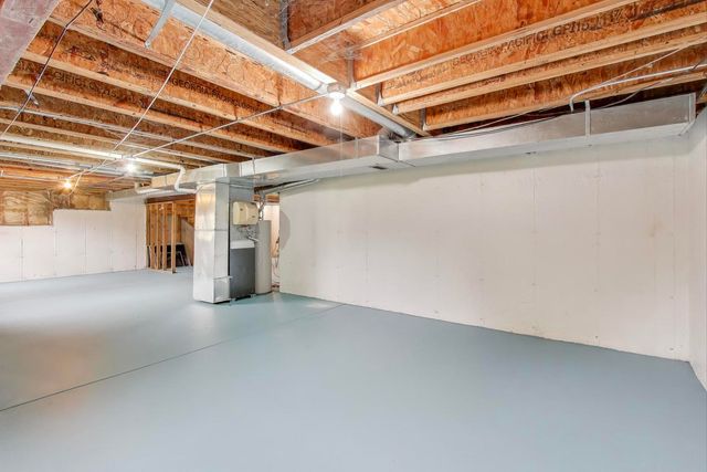 697 Providence Lane, Lindenhurst, IL 60046