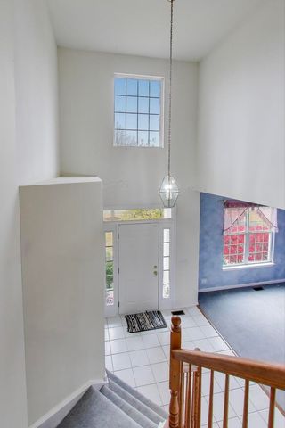 697 Providence Lane, Lindenhurst, IL 60046