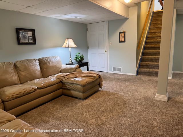 3923 Keller Road, Holt, MI 48842