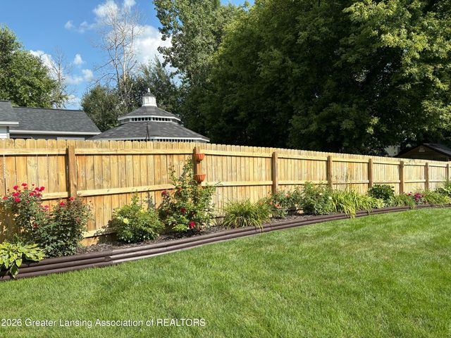 3923 Keller Road, Holt, MI 48842