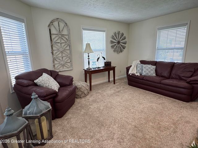 3923 Keller Road, Holt, MI 48842