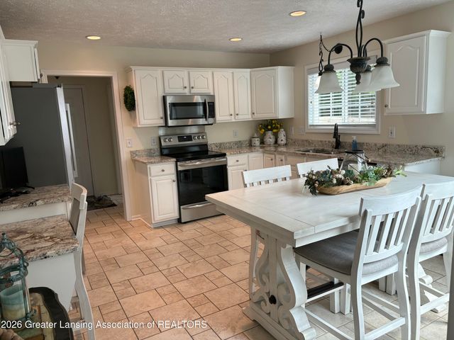3923 Keller Road, Holt, MI 48842
