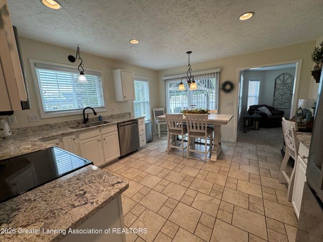 3923 Keller Road, Holt, MI 48842