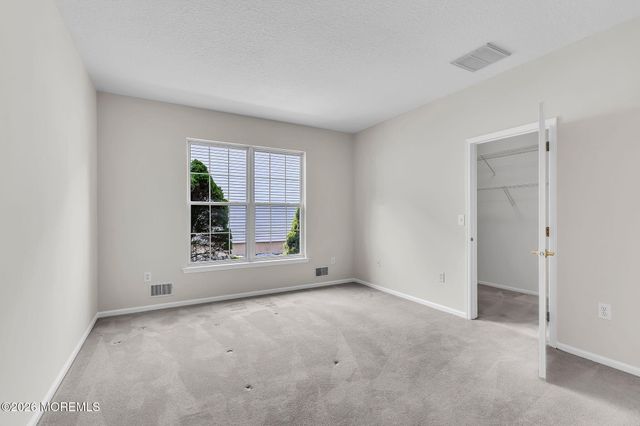 6 Greensprings Drive, Lakewood, NJ 08701