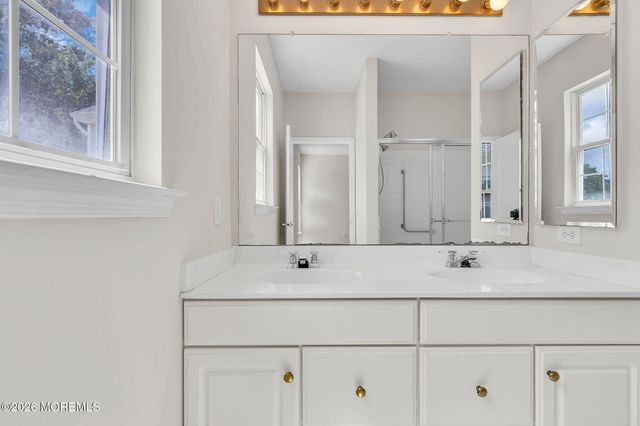 6 Greensprings Drive, Lakewood, NJ 08701