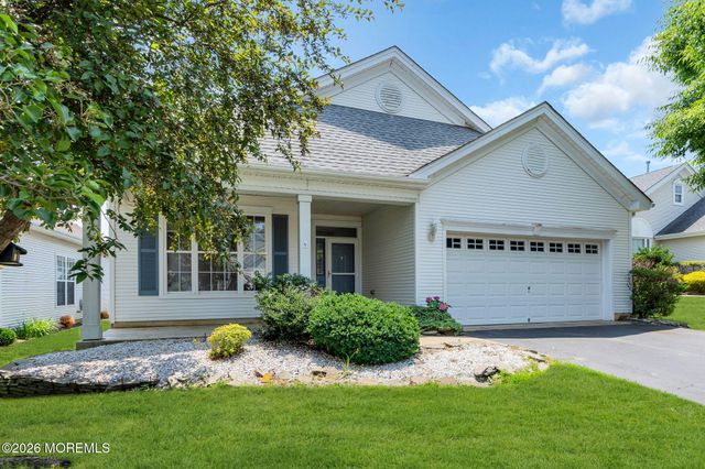 6 Greensprings Drive, Lakewood, NJ 08701
