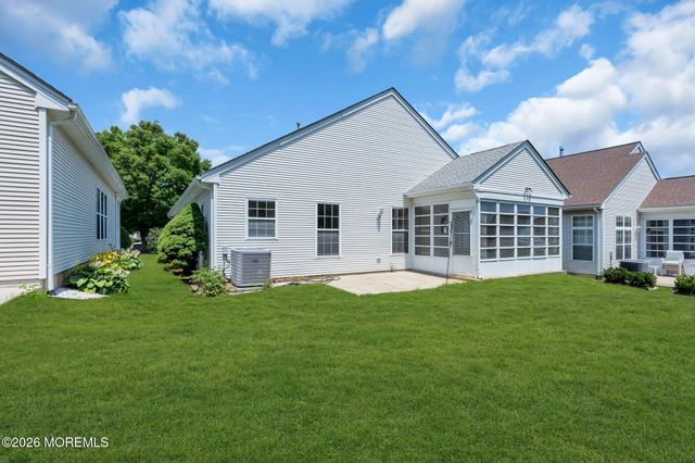 6 Greensprings Drive, Lakewood, NJ 08701