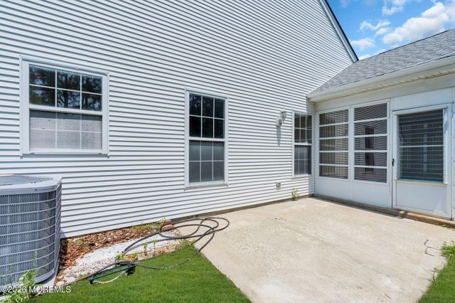 6 Greensprings Drive, Lakewood, NJ 08701