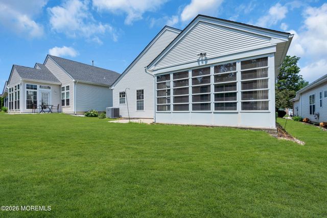 6 Greensprings Drive, Lakewood, NJ 08701
