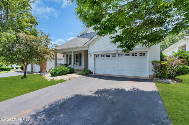 6 Greensprings Drive, Lakewood, NJ 08701