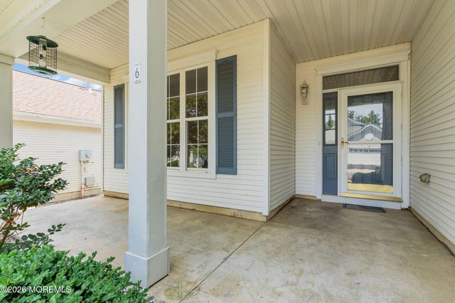 6 Greensprings Drive, Lakewood, NJ 08701