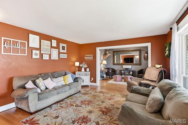 5354 Chatfield Drive, St Louis, MO 63129