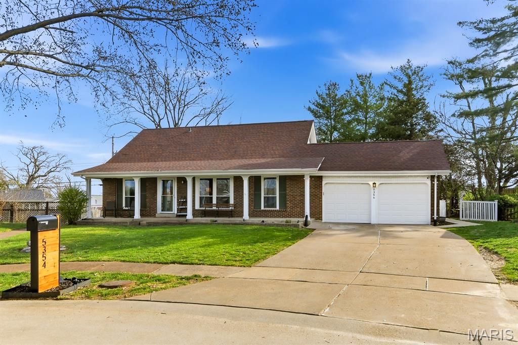 5354 Chatfield Drive, St Louis, MO 63129