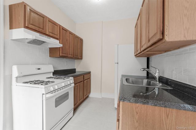 155-17 Sanford Avenue 2C, Flushing, NY 11355