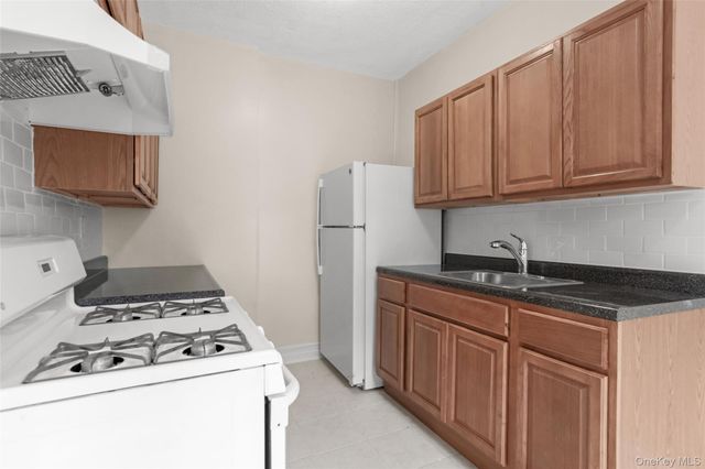 155-17 Sanford Avenue 2C, Flushing, NY 11355