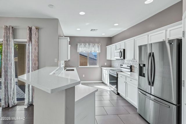 8939 N Country Cove Trail, Tucson, AZ 85742