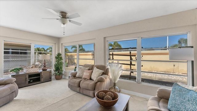 3613 57TH AVENUE DRIVE W 3613, Bradenton, FL 34210