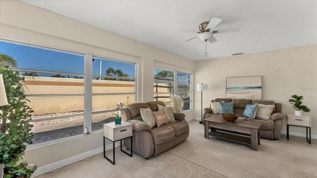 3613 57TH AVENUE DRIVE W 3613, Bradenton, FL 34210