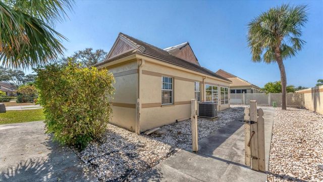 3613 57TH AVENUE DRIVE W 3613, Bradenton, FL 34210