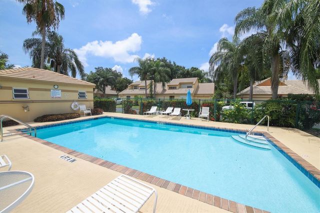 3613 57TH AVENUE DRIVE W 3613, Bradenton, FL 34210