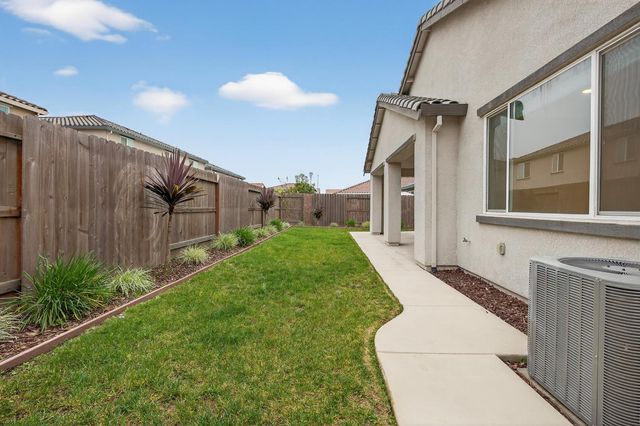 2340 Bellows Way, Lodi, CA 95242