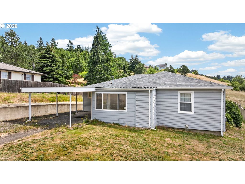 Image 1 of property listing at 615 Ne HILL St, Sheridan, OR 97378