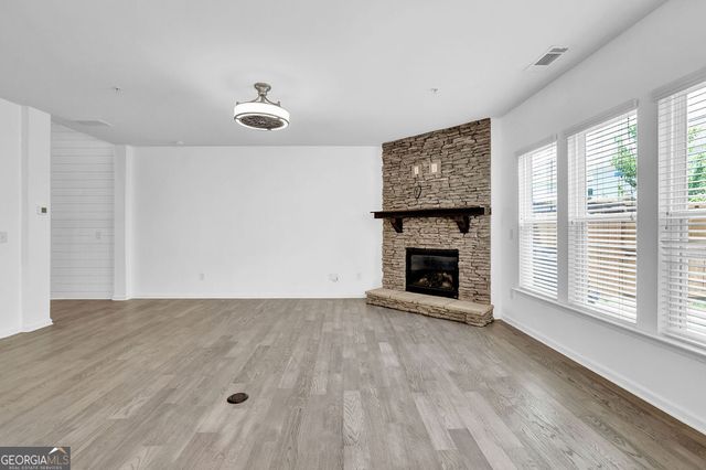 221 Ellis Lane, Woodstock, GA 30189