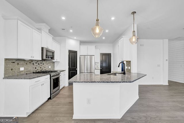 221 Ellis Lane, Woodstock, GA 30189