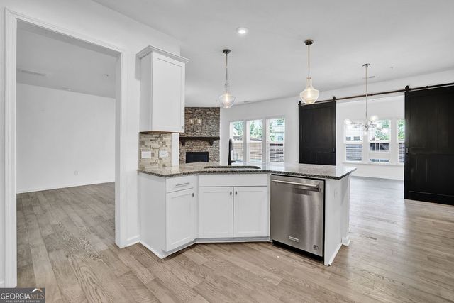 221 Ellis Lane, Woodstock, GA 30189