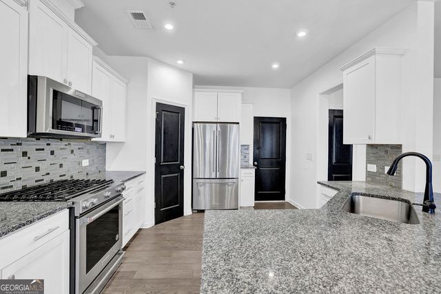221 Ellis Lane, Woodstock, GA 30189