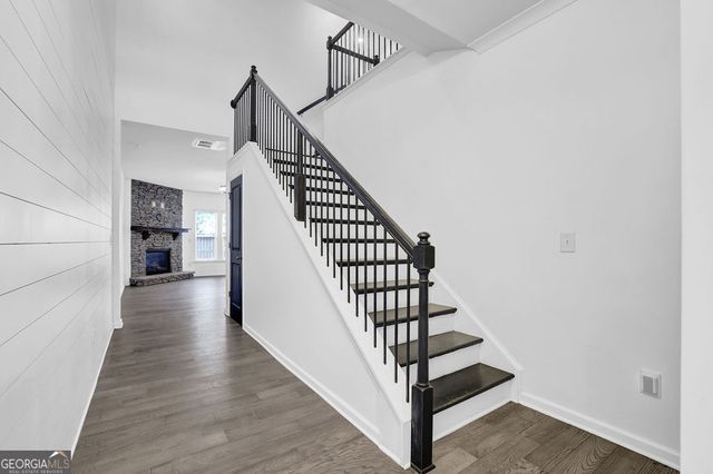 221 Ellis Lane, Woodstock, GA 30189