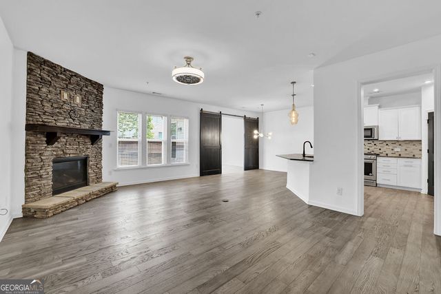 221 Ellis Lane, Woodstock, GA 30189