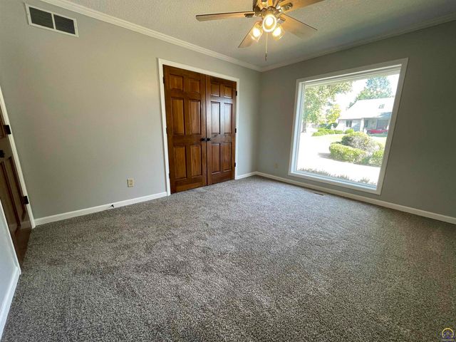 2401 West View Ter, Emporia, KS 66801