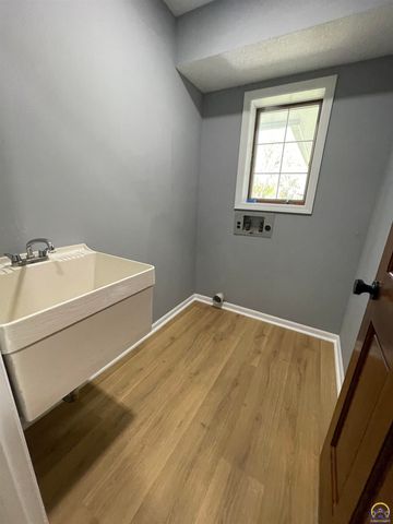 2401 West View Ter, Emporia, KS 66801