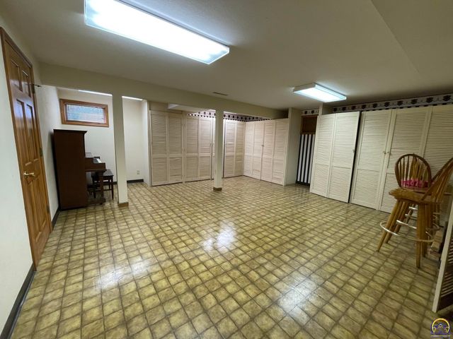 2401 West View Ter, Emporia, KS 66801