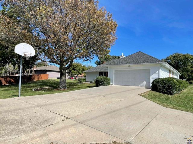 2401 West View Ter, Emporia, KS 66801