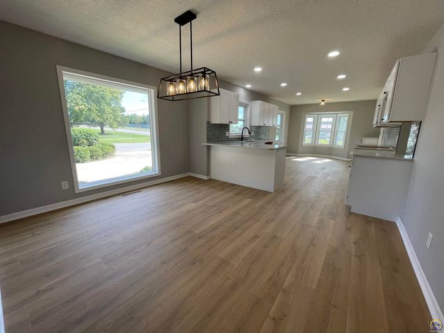 2401 West View Ter, Emporia, KS 66801