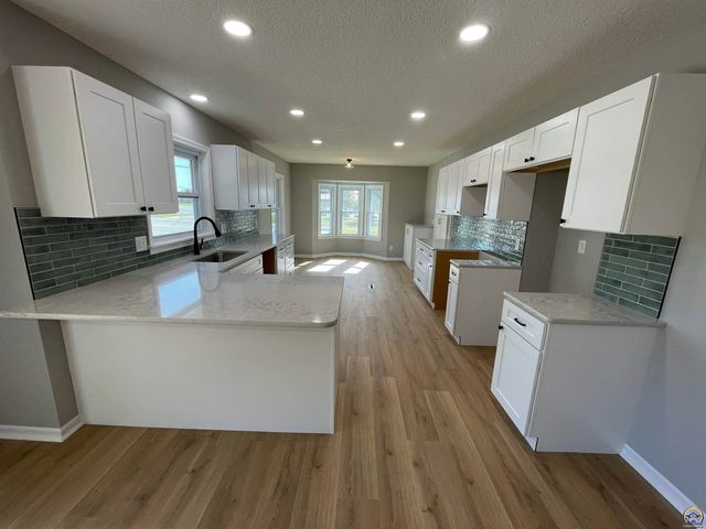 2401 West View Ter, Emporia, KS 66801