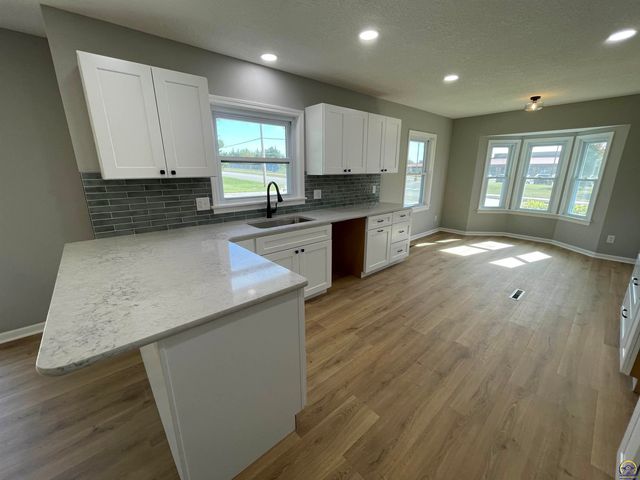 2401 West View Ter, Emporia, KS 66801