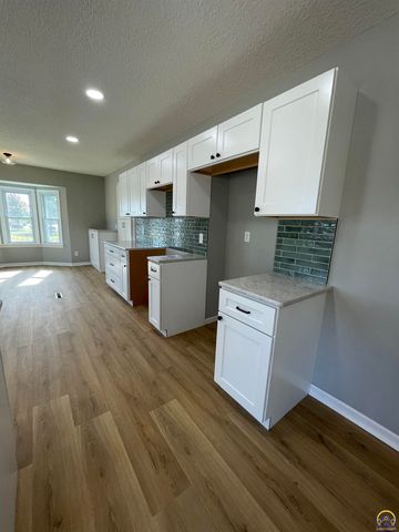 2401 West View Ter, Emporia, KS 66801